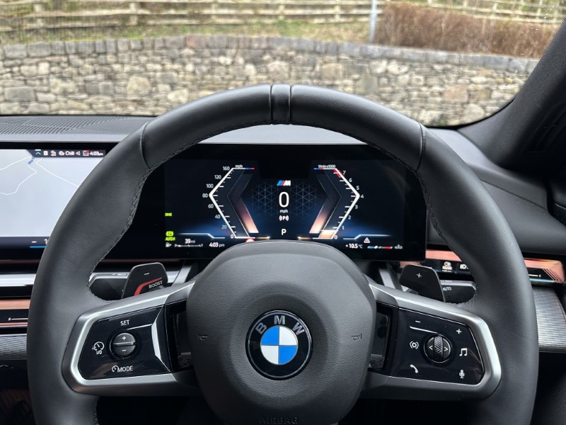 2025 (75) BMW 5 SERIES 520i M Sport Pro Saloon  5195630