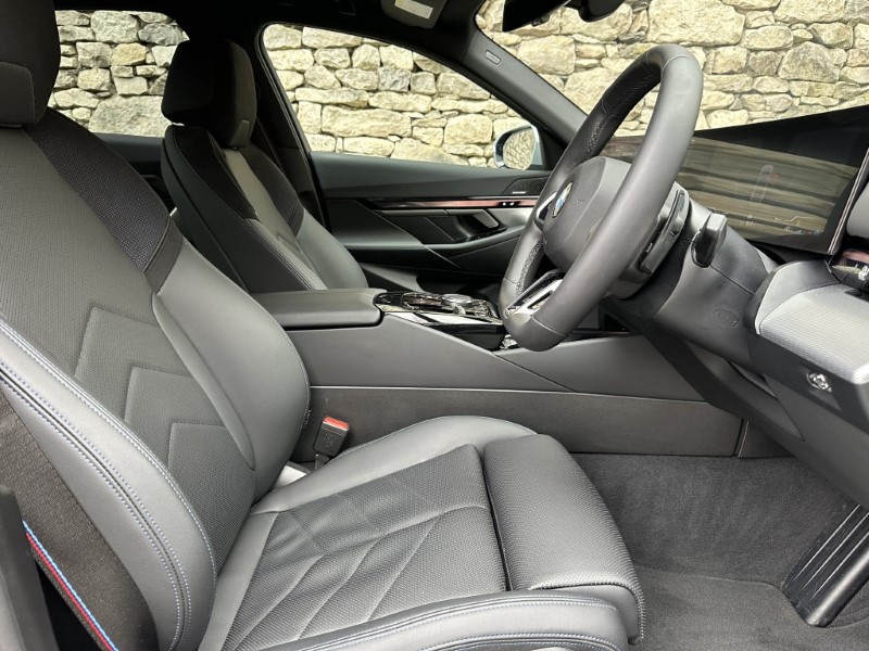 2025 (75) BMW 5 SERIES 520i M Sport Pro 4dr Auto 5198360