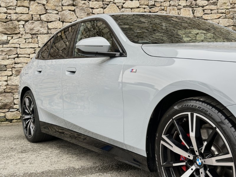 2025 (75) BMW 5 SERIES 520i M Sport Pro 4dr Auto 5198420