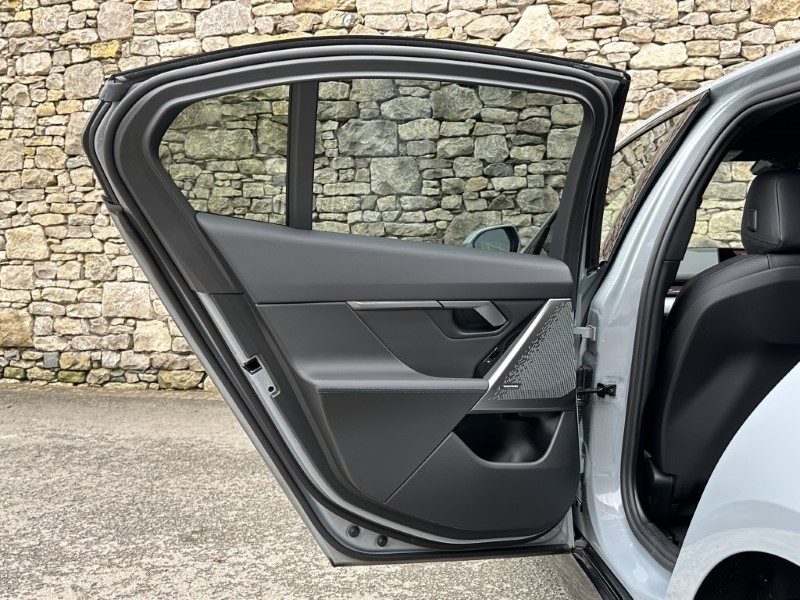 2025 (75) BMW 5 SERIES 520i M Sport Pro 4dr Auto 5198396