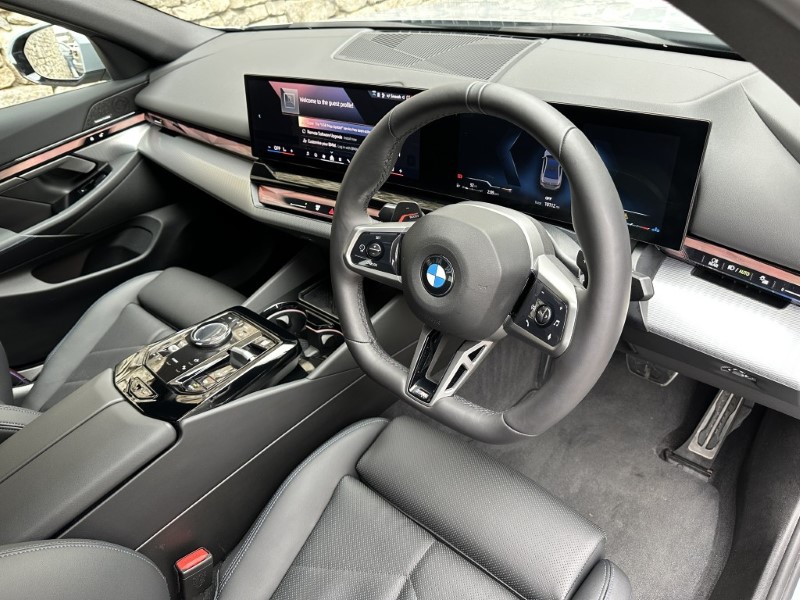 2025 (75) BMW 5 SERIES 520i M Sport Pro 4dr Auto 5198359