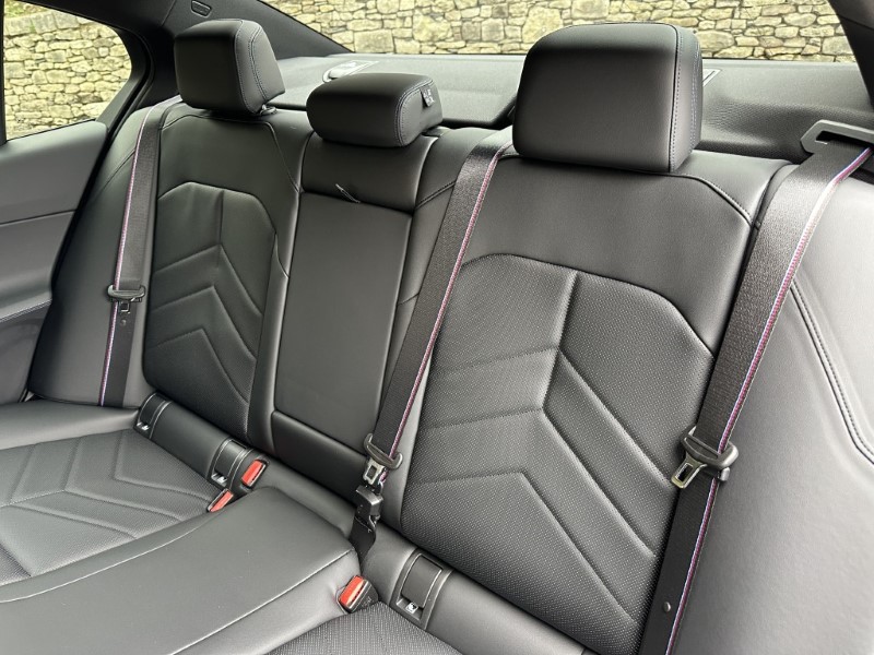 2025 (75) BMW 5 SERIES 520i M Sport Pro 4dr Auto 5198400