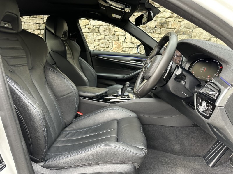 2020 (70) BMW 5 SERIES 520d MHT M Sport Saloon  5232264