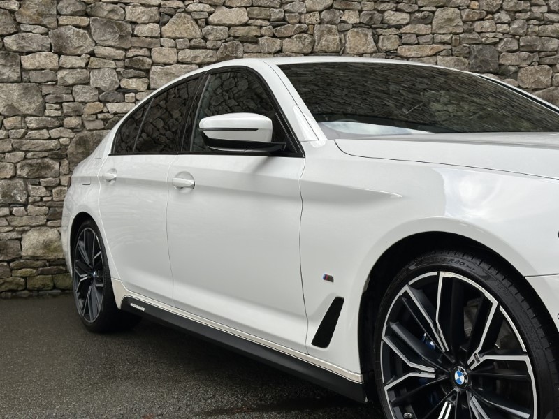 2020 (70) BMW 5 SERIES 520d MHT M Sport Saloon  5232323