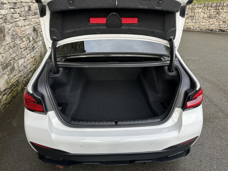 2020 (70) BMW 5 SERIES 520d MHT M Sport Saloon  5232257