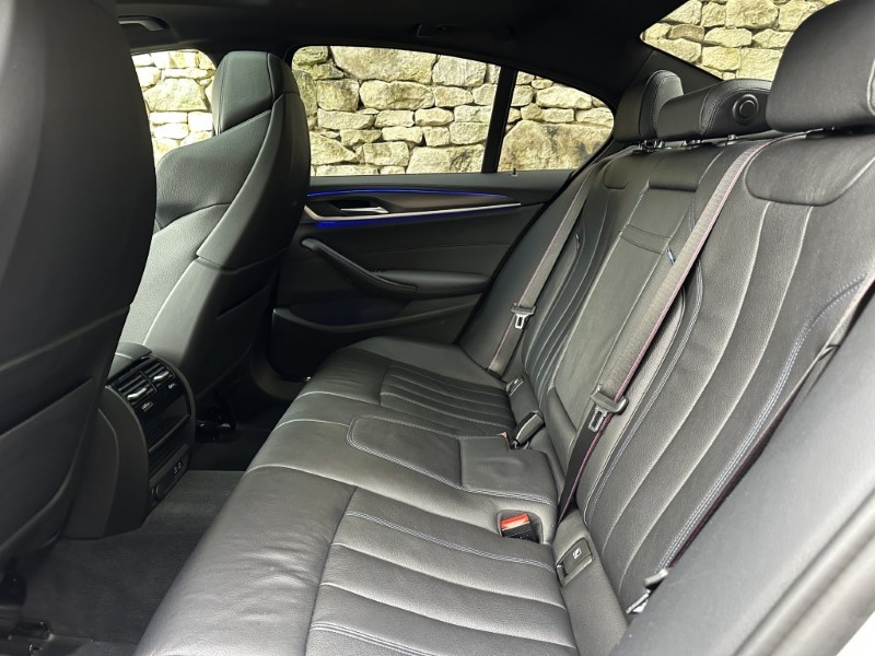 2020 (70) BMW 5 SERIES 520d MHT M Sport Saloon  5232287