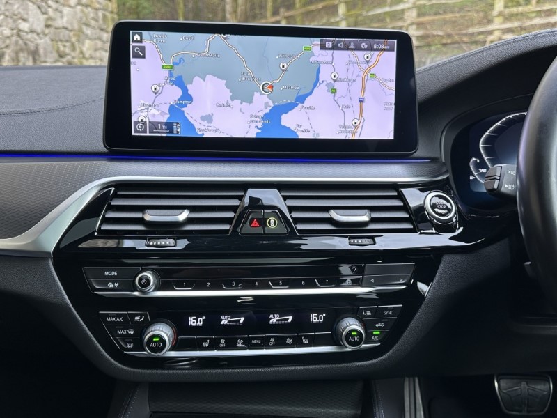 2020 (70) BMW 5 SERIES 520d MHT M Sport Saloon  5232272