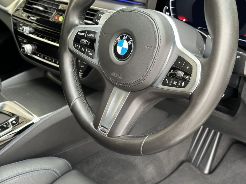 2020 (70) BMW 5 SERIES 520d MHT M Sport Saloon  5232263