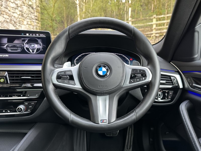 2020 (70) BMW 5 SERIES 520d MHT M Sport Saloon  5232269