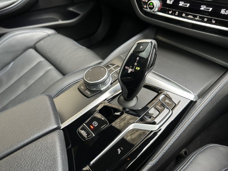 2020 (70) BMW 5 SERIES 520d MHT M Sport Saloon  5232275