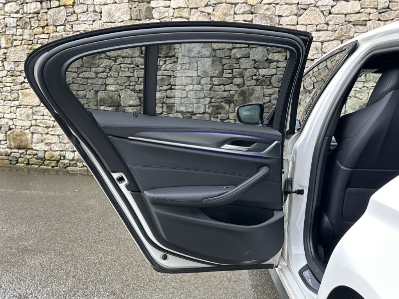 2020 (70) BMW 5 SERIES 520d MHT M Sport Saloon  5232301