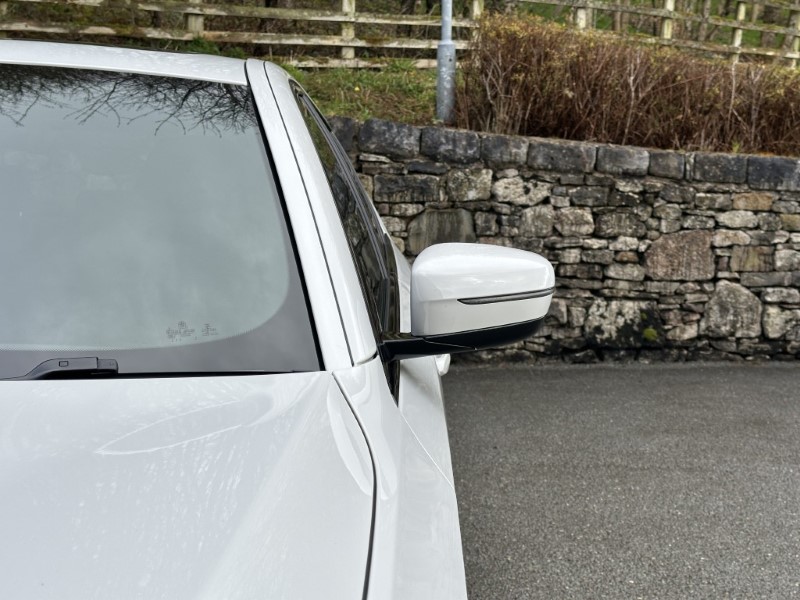 2020 (70) BMW 5 SERIES 520d MHT M Sport Saloon  5232308