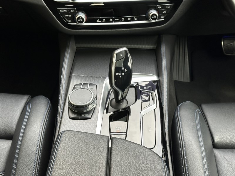 2020 (70) BMW 5 SERIES 520d MHT M Sport Saloon  5232271