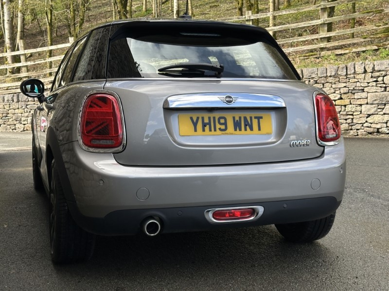 2019 (19) MINI HATCHBACK 1.5 Cooper Exclusive II 5dr 5228888