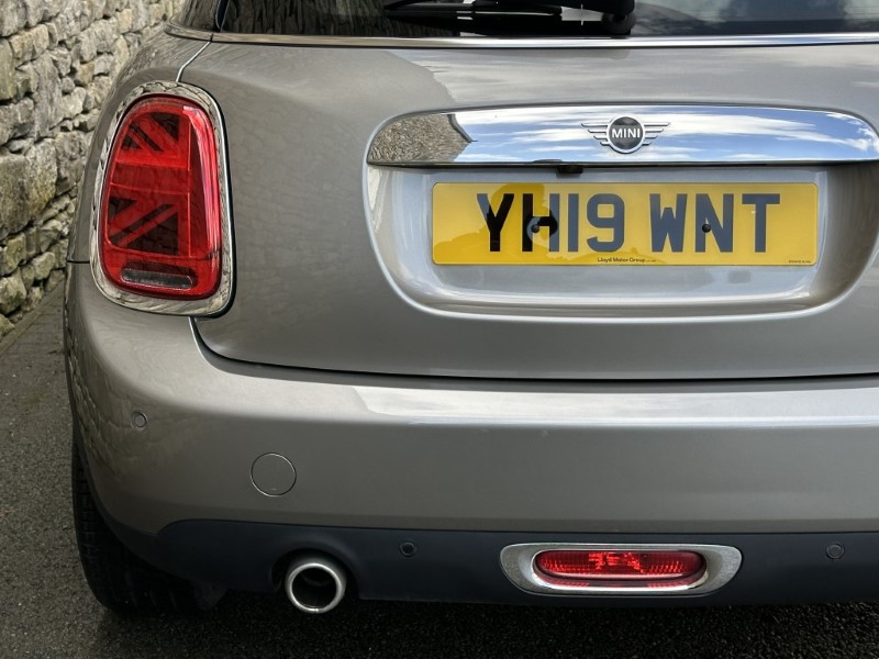 2019 (19) MINI HATCHBACK 1.5 Cooper Exclusive II 5dr 5228889