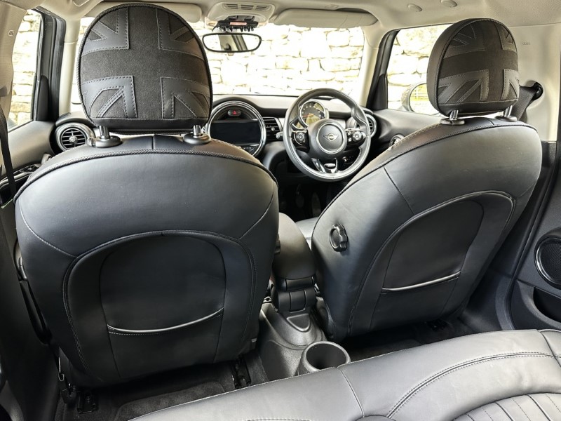 2019 (19) MINI HATCHBACK 1.5 Cooper Exclusive II 5dr 5228930