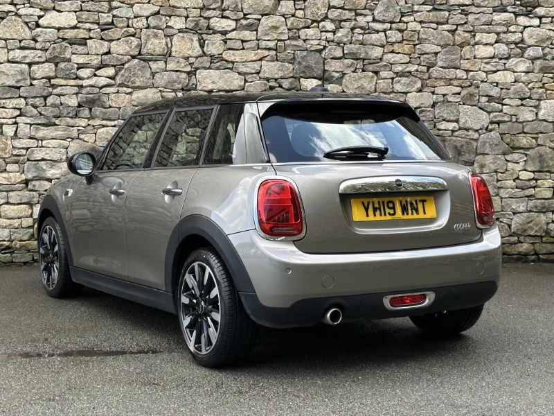 2019 (19) MINI HATCHBACK 1.5 Cooper Exclusive II 5dr 1