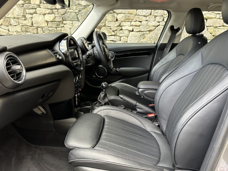 2019 (19) MINI HATCHBACK 1.5 Cooper Exclusive II 5dr 5228915