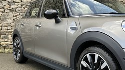 2019 (19) MINI HATCHBACK 1.5 Cooper Exclusive II 5dr 5228951