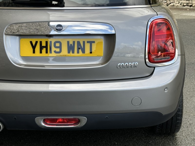 2019 (19) MINI HATCHBACK 1.5 Cooper Exclusive II 5dr 5228890