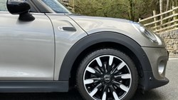 2019 (19) MINI HATCHBACK 1.5 Cooper Exclusive II 5dr 5228949