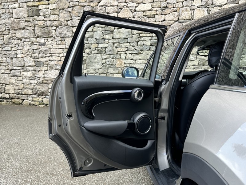 2019 (19) MINI HATCHBACK 1.5 Cooper Exclusive II 5dr 5228927