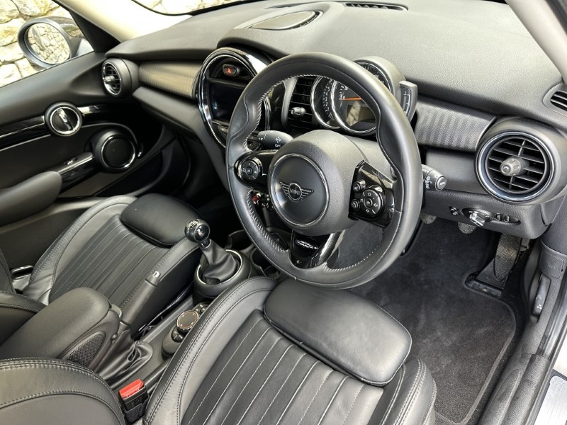 2019 (19) MINI HATCHBACK 1.5 Cooper Exclusive II 5dr 5228893