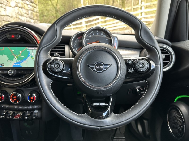 2019 (19) MINI HATCHBACK 1.5 Cooper Exclusive II 5dr 5228899