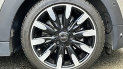 2019 (19) MINI HATCHBACK 1.5 Cooper Exclusive II 5dr 5228950