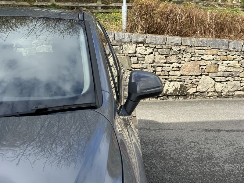 2025 (25) BMW 2 SERIES 225e xDrive Luxury 5dr DCT 5243709