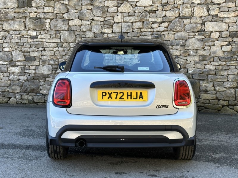 2022 (72) MINI HATCHBACK 1.5 Cooper Exclusive 5dr Auto 5254923
