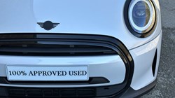 2022 (72) MINI HATCHBACK 1.5 Cooper Exclusive 5dr Auto 5254910