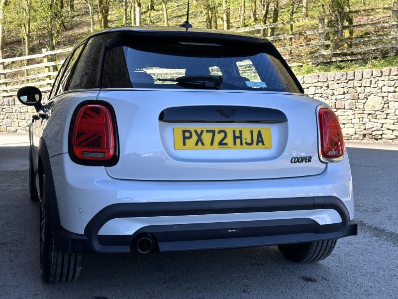 2022 (72) MINI HATCHBACK 1.5 Cooper Exclusive 5dr Auto 5254884