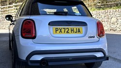 2022 (72) MINI HATCHBACK 1.5 Cooper Exclusive 5dr Auto 5254884