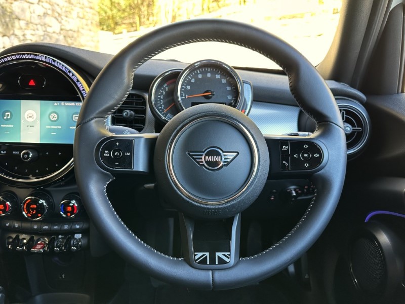 2022 (72) MINI HATCHBACK 1.5 Cooper Exclusive 5dr Auto 5254896