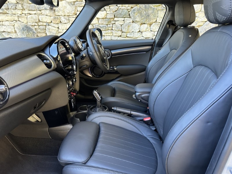 2022 (72) MINI HATCHBACK 1.5 Cooper Exclusive 5dr Auto 5254913