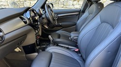 2022 (72) MINI HATCHBACK 1.5 Cooper Exclusive 5dr Auto 5254913