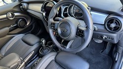 2022 (72) MINI HATCHBACK 1.5 Cooper Exclusive 5dr Auto 5254889