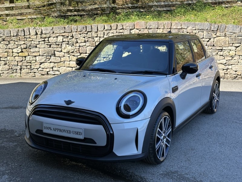 2022 (72) MINI HATCHBACK 1.5 Cooper Exclusive 5dr Auto 5254930