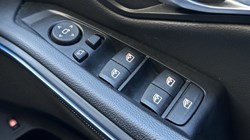 2021 (21) BMW 3 SERIES 330e M Sport 4dr Saloon 5285531