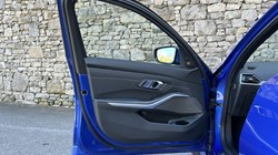 2021 (21) BMW 3 SERIES 330e M Sport 4dr Saloon 5285556