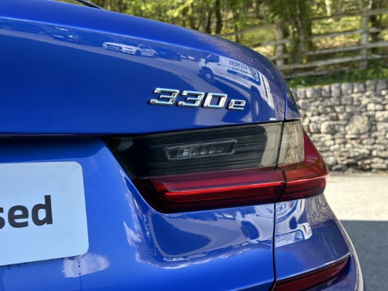 2021 (21) BMW 3 SERIES 330e M Sport 4dr Saloon  5285514