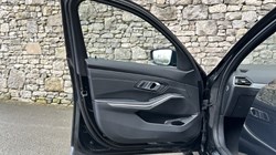 2021 (21) BMW 3 SERIES 320i M Sport Touring 5244354