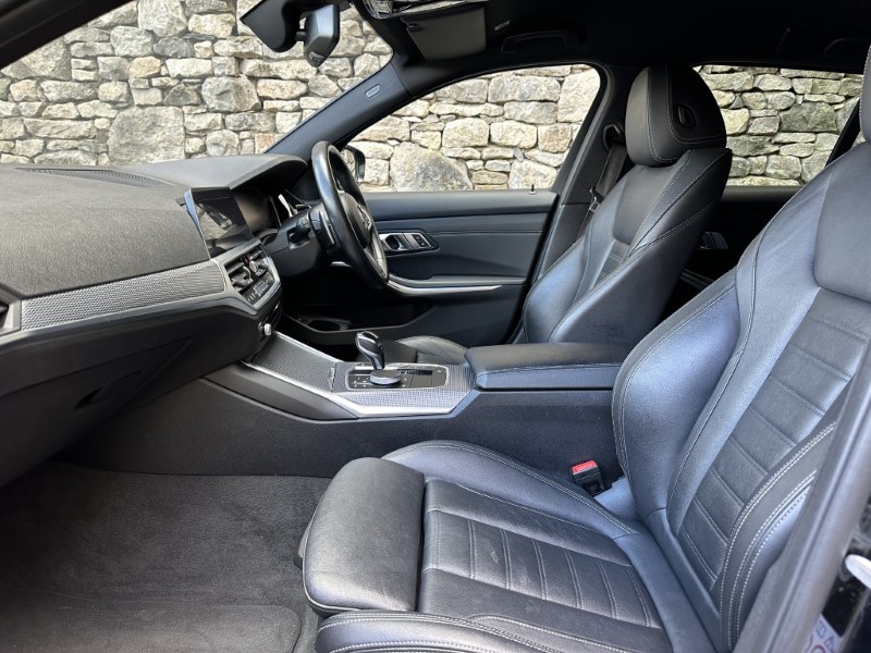 2021 (21) BMW 3 SERIES 320i M Sport Touring  5244348