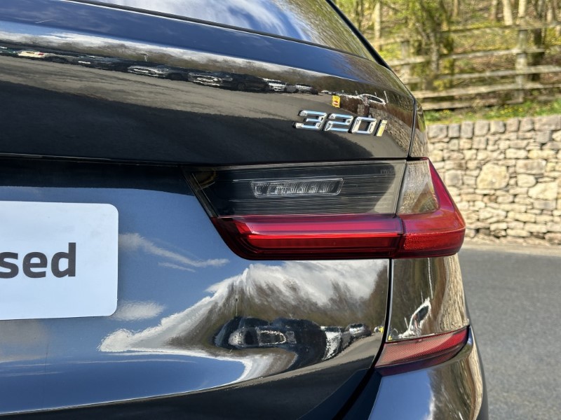 2021 (21) BMW 3 SERIES 320i M Sport Touring  5244316