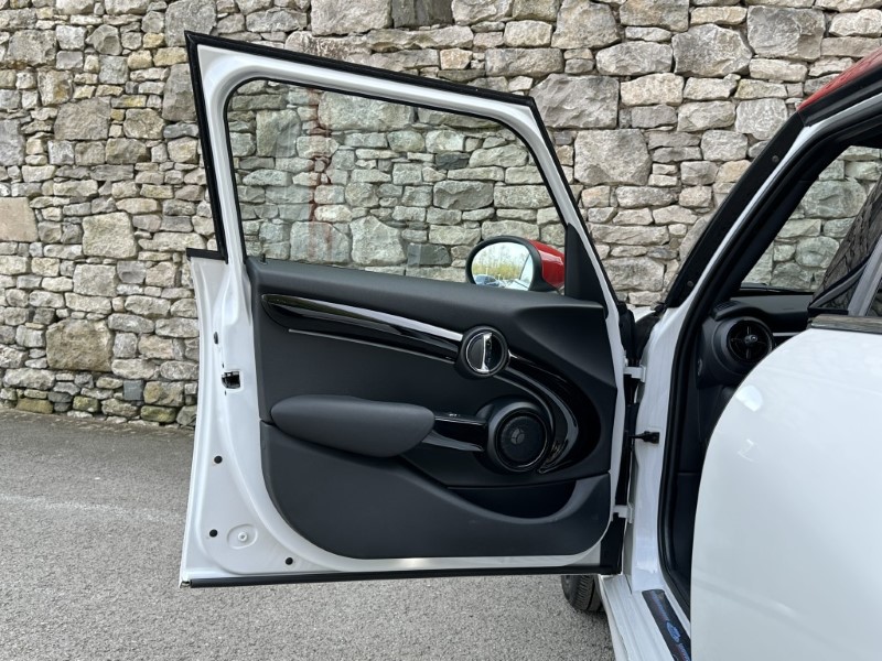 2023 (23) MINI HATCHBACK 2.0 Cooper S Sport 5dr Auto 5261501