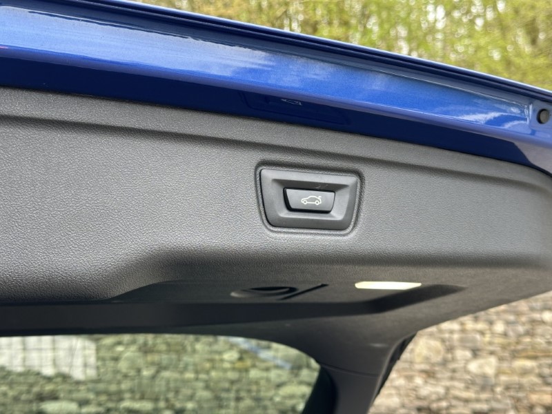 2020 (70) BMW 3 SERIES 320d MHT M Sport 5dr Touring  5250397