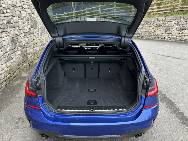 2020 (70) BMW 3 SERIES 320d MHT M Sport 5dr Touring  5250396