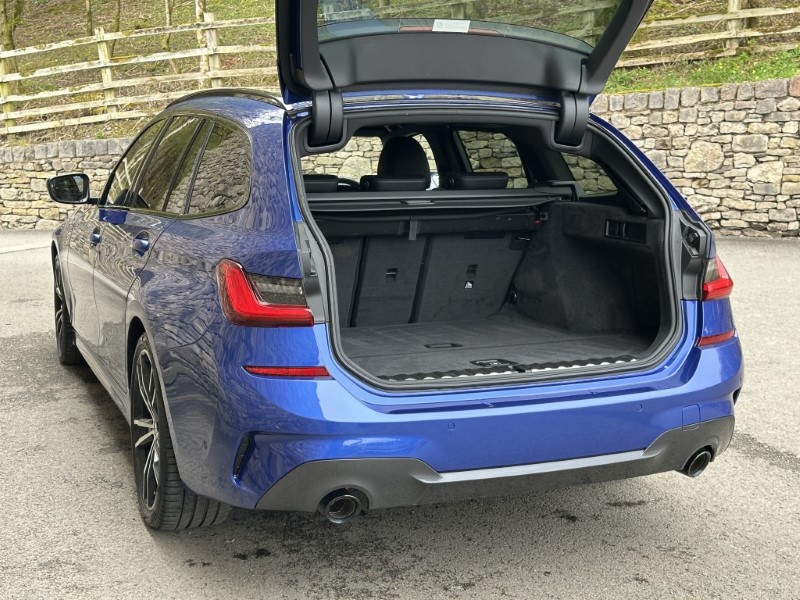 2020 (70) BMW 3 SERIES 320d MHT M Sport 5dr Touring  5250398