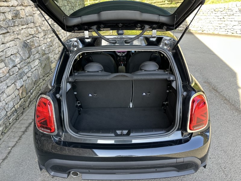 2023 (72) MINI HATCHBACK 1.5 Cooper Classic 3dr Auto 5264702